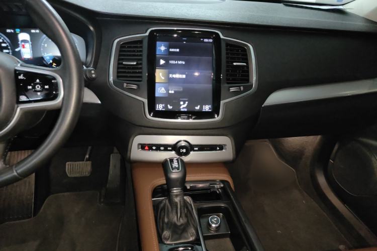 Used Volvo XC90 2019 T5 Zhiyi Edition 5-Seater China VI Standard Audio And AC Panel