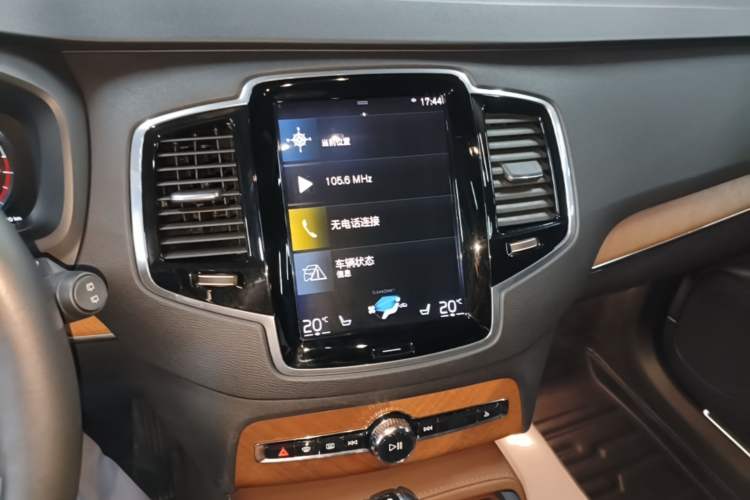 Used Volvo XC90 2019 T6 Zhiyi Edition 7-Seater China VI Standard Audio And AC Panel