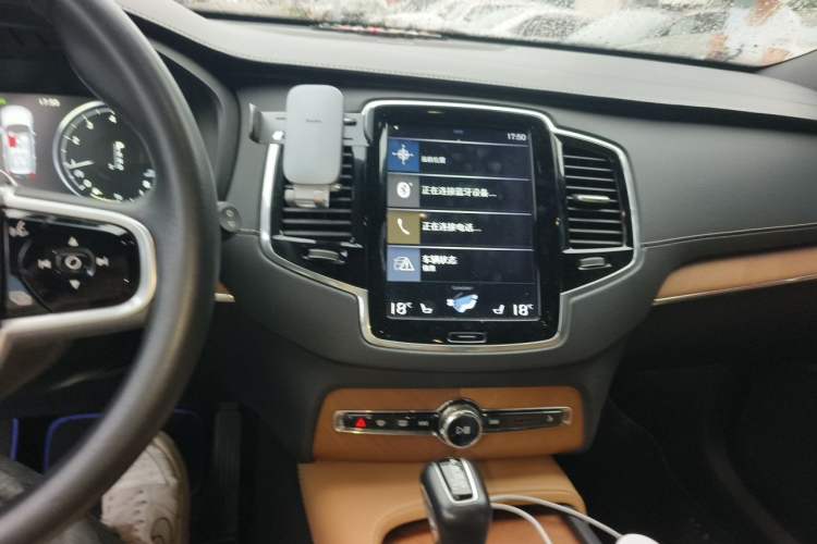 Used Volvo XC90 2019 T6 Zhiya Edition 7-Seater China VI Standard Audio And AC Panel