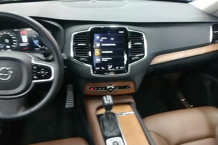 Used Volvo XC90 2019 T6 Zhiyi Edition 7-Seater China V Emission Standard Audio And AC Panel