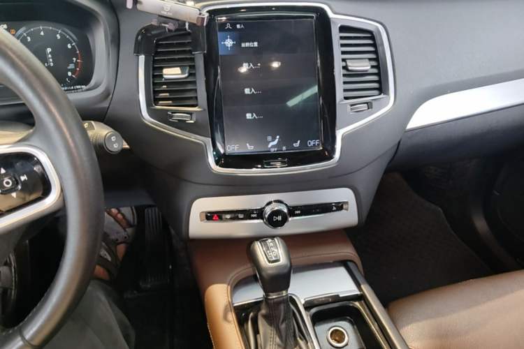 Used Volvo XC90 2019 T5 Zhiyi Edition 7-Seater China VI Audio And AC Panel