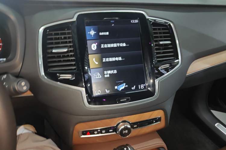 Used Volvo XC90 2019 T6 Zhiyi Edition 7-Seater China VI Standard Audio And AC Panel
