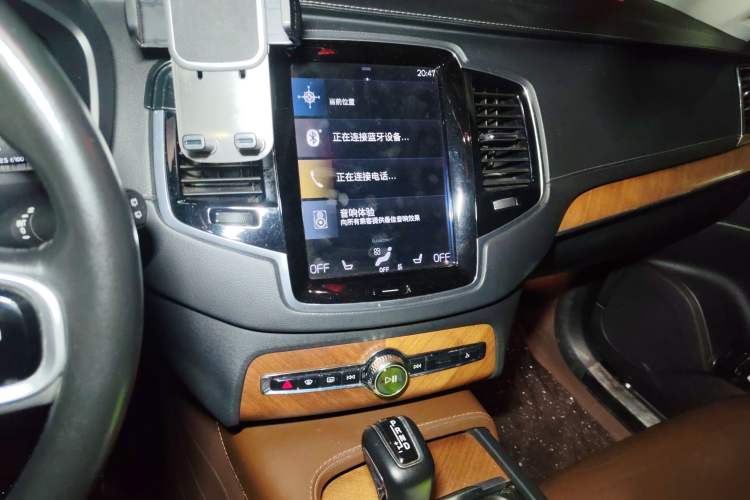 Used Volvo XC90 2019 T6 Zhiya Edition 7-Seater China VI Standard Audio And AC Panel