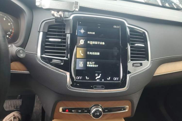 Used Volvo XC90 2019 T6 Prestige 7-Seater China VI Standard Audio And AC Panel