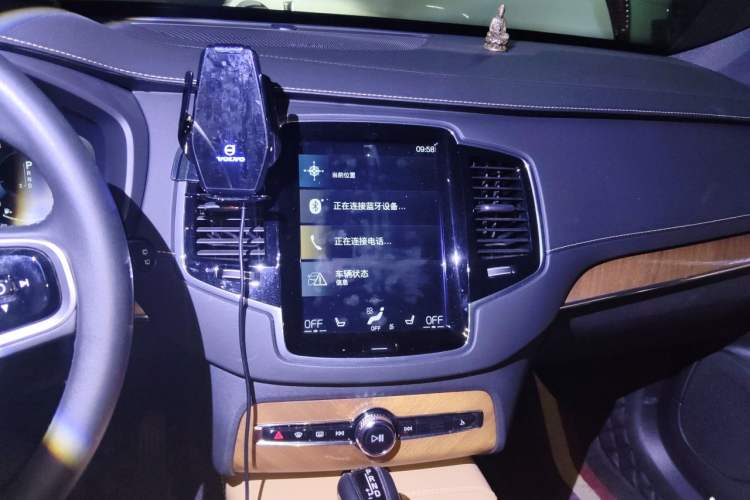 Used Volvo XC90 2019 T6 Zhiya Edition 7-Seater China VI Standard Audio And AC Panel