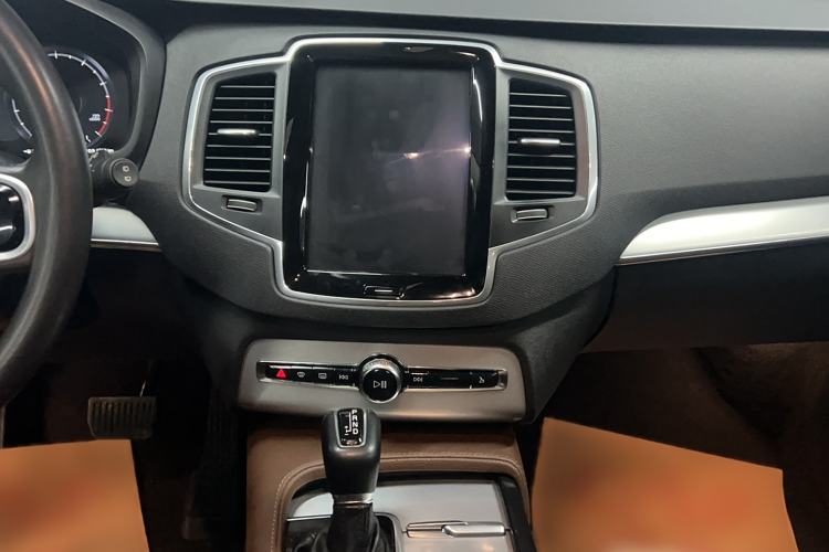 Used Volvo XC90 2019 T5 Zhiyi Edition 7-Seater China VI Audio And AC Panel