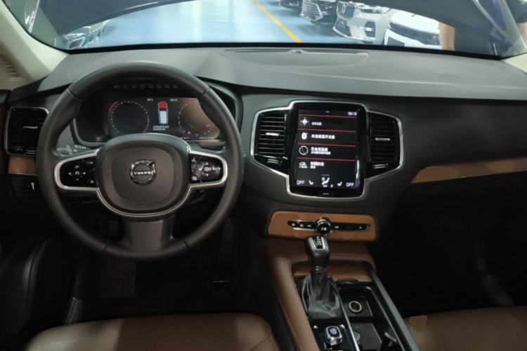 Used Volvo XC90 2019 T6 Zhiyi Edition 7-Seater China V Emission Standard Center Console
