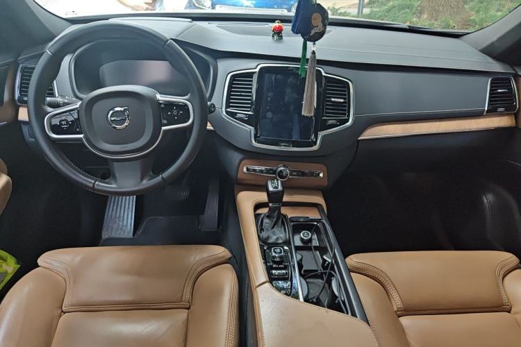 Used Volvo XC90 2019 T6 Luxury Edition 7-seater China V Standard Center Console