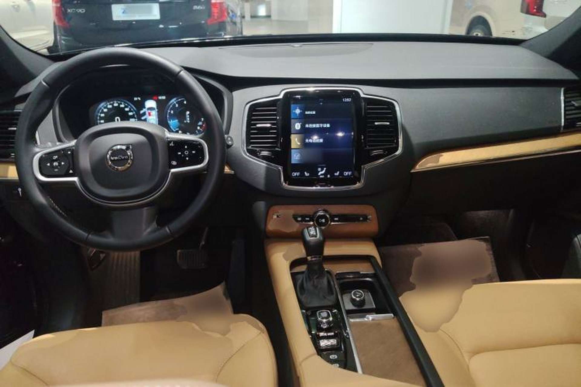 Used Volvo XC90 2019 T6 Zhiyi Edition 7-Seater China VI Standard Center Console