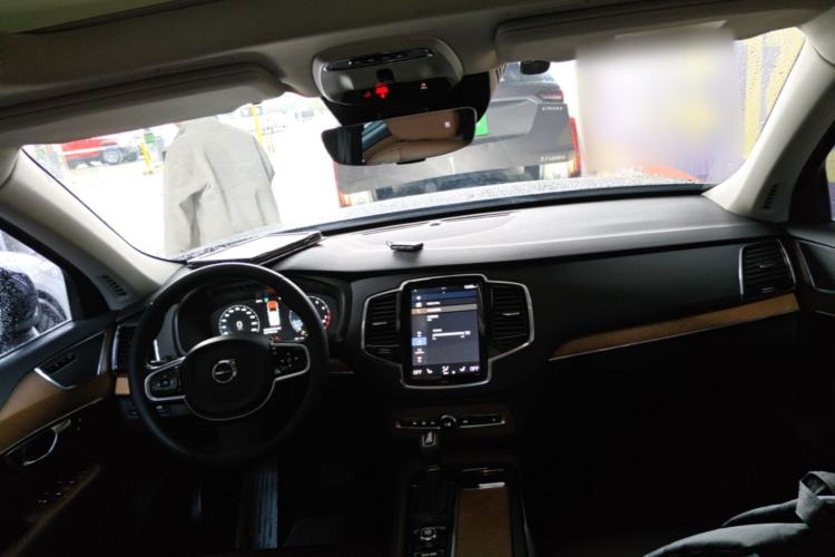 Used Volvo XC90 2019 T6 Zhiyi Edition 7-Seater China VI Standard Center Console