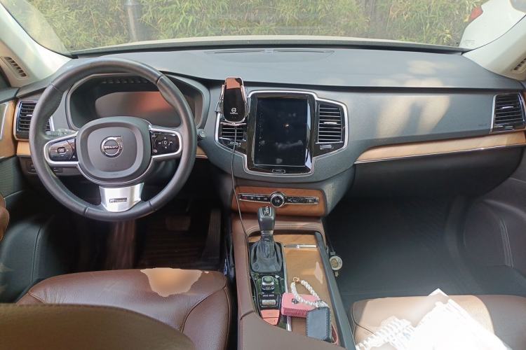 Used Volvo XC90 2019 T6 Zhiyi Edition 7-Seater China V Emission Standard Center Console