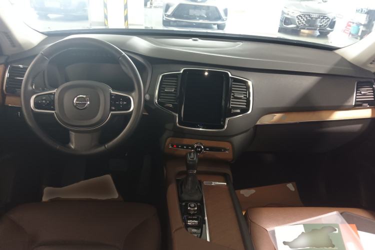 Used Volvo XC90 2019 T6 Zhiyi Edition 7-Seater China V Emission Standard Center Console
