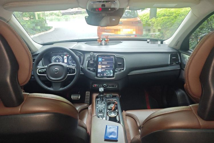 Used Volvo XC90 2019 T6 Zhiya Edition 7-Seater China VI Standard Center Console
