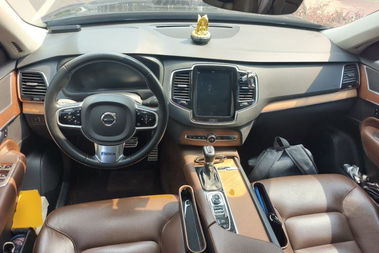 Used Volvo XC90 2019 T6 Zhiyi Edition 7-Seater China V Emission Standard Center Console