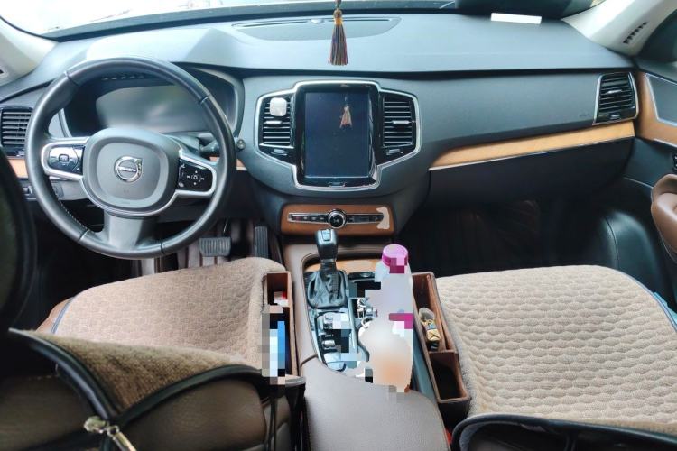 Used Volvo XC90 2019 T6 Zhiyi Edition 7-Seater China V Emission Standard Center Console