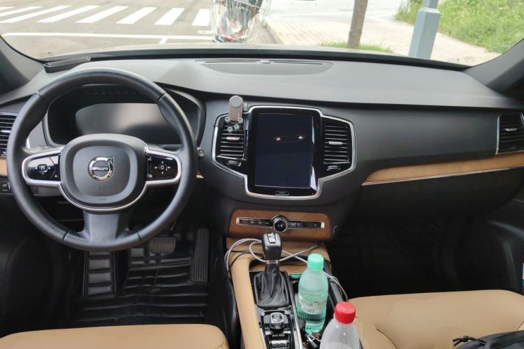 Used Volvo XC90 2019 T6 Zhiyi Edition 7-Seater China V Emission Standard Center Console
