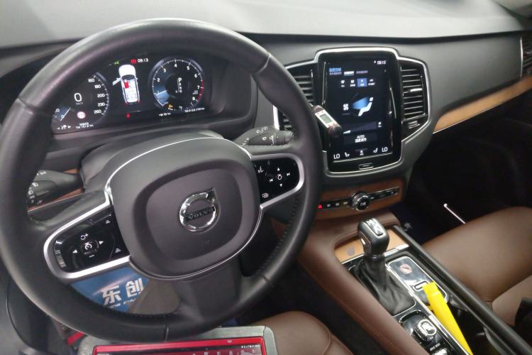 Used Volvo XC90 2019 T6 Zhiyi Edition 7-Seater China V Emission Standard Center Console
