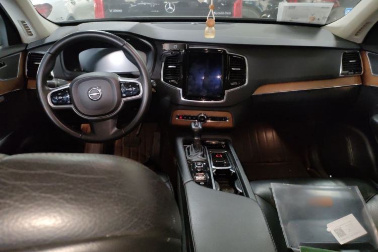 Used Volvo XC90 2019 T6 Zhiyi Edition 7-Seater China V Emission Standard Center Console