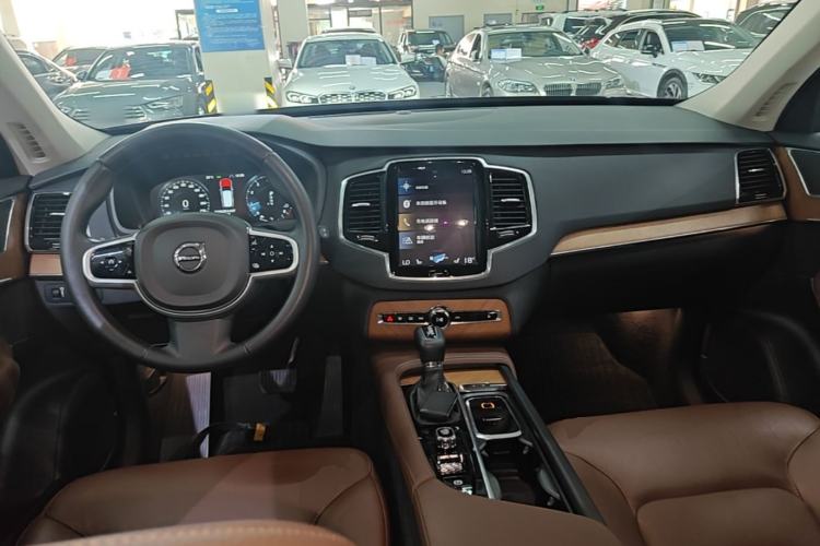 Used Volvo XC90 2019 T6 Zhiyi Edition 7-Seater China VI Standard Center Console