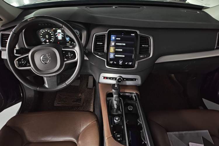 Used Volvo XC90 2019 T5 Zhiyi Edition 7-Seater China V Emission Standard Center Console
