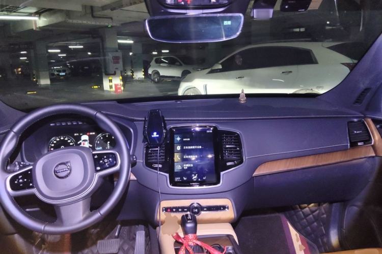 Used Volvo XC90 2019 T6 Zhiya Edition 7-Seater China VI Standard Center Console