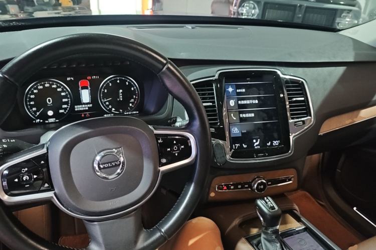 Used Volvo XC90 2019 T6 Zhiyi Edition 7-Seater China VI Standard Center Console