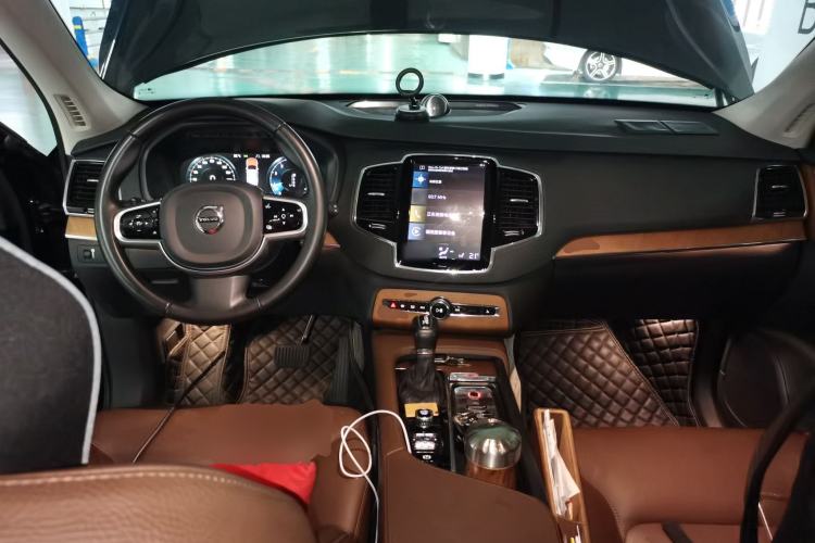 Used Volvo XC90 2019 T6 Zhiyi Edition 7-Seater China V Emission Standard Center Console