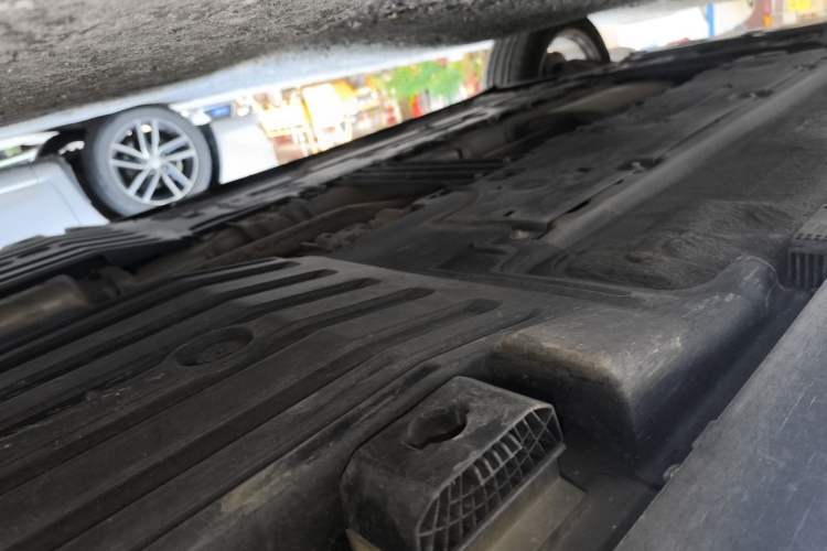 Used Volvo XC90 2019 T6 Zhiyi Edition 7-Seater China V Emission Standard Chassis Rear Left