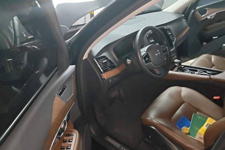 Used Volvo XC90 2019 T6 Zhiyi Edition 7-Seater China VI Standard Driver Seat