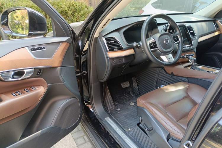 Used Volvo XC90 2019 T6 Zhiyi Edition 7-Seater China V Emission Standard Driver Seat