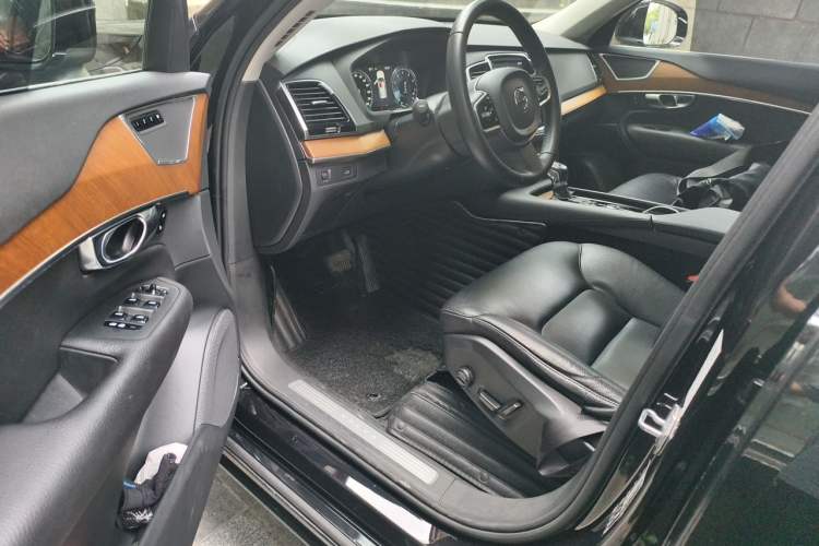 Used Volvo XC90 2019 T6 Zhiyi Edition 7-Seater China V Emission Standard Driver Seat