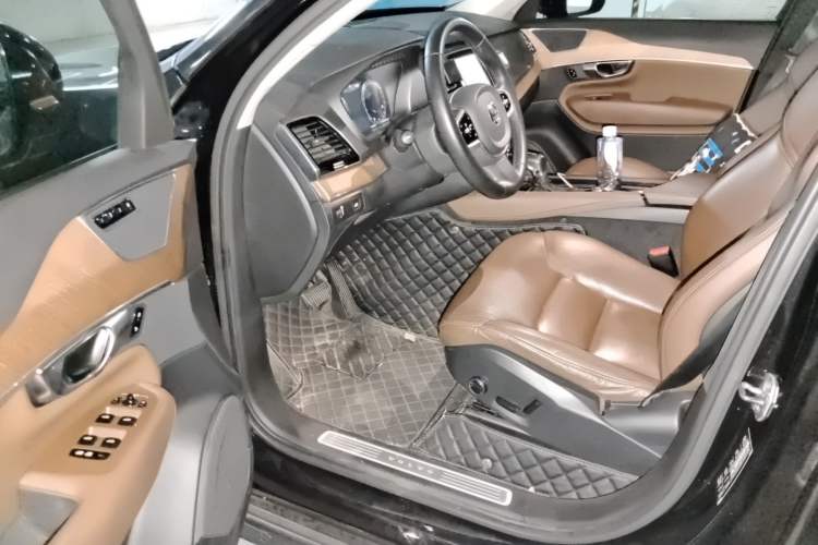 Used Volvo XC90 2019 T6 Zhiyi Edition 7-Seater China V Emission Standard Driver Seat