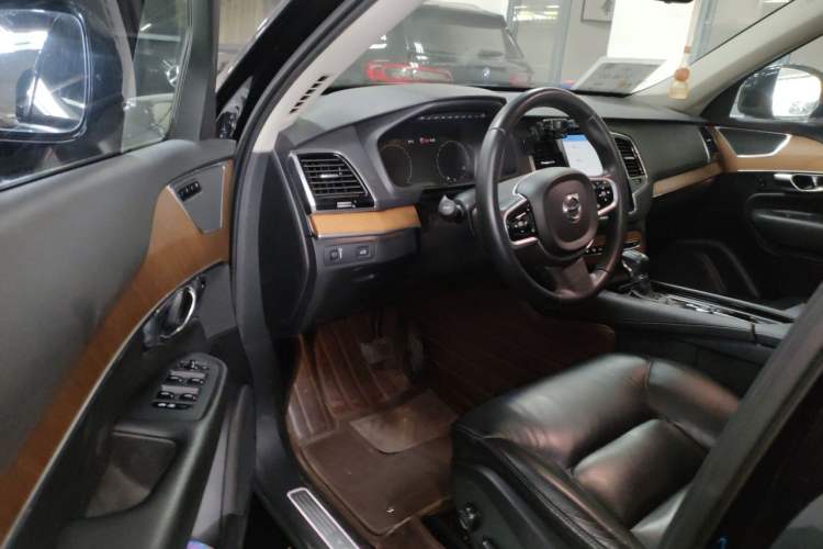 Used Volvo XC90 2019 T6 Zhiyi Edition 7-Seater China V Emission Standard Driver Seat