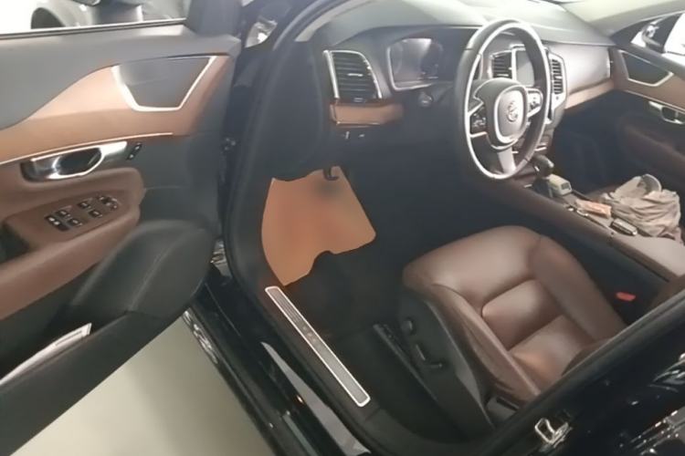 Used Volvo XC90 2019 T6 Zhiyi Edition 7-Seater China V Emission Standard Driver Seat