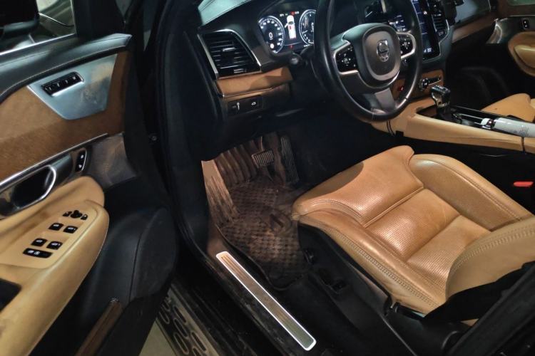 Used Volvo XC90 2019 T6 ZhiZun Edition 7-Seater China V Standard Driver Seat