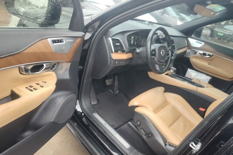 Used Volvo XC90 2019 T6 Prestige 7-Seater China VI Standard Driver Seat