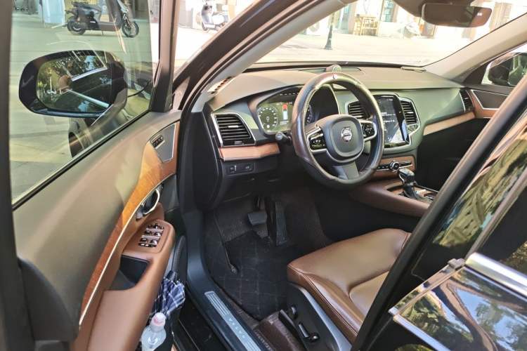 Used Volvo XC90 2019 T6 Zhiyi Edition 7-Seater China V Emission Standard Driver Seat
