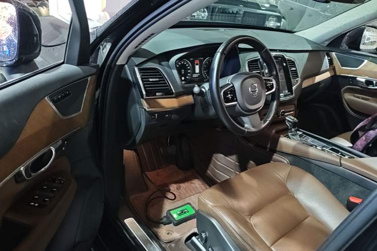 Used Volvo XC90 2019 T6 Zhiyi Edition 7-Seater China VI Standard Driver Seat