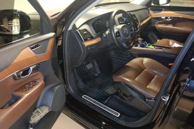 Used Volvo XC90 2019 T6 Zhiyi Edition 7-Seater China VI Standard Driver Seat