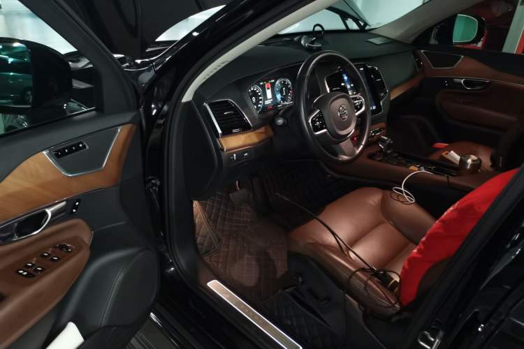 Used Volvo XC90 2019 T6 Zhiyi Edition 7-Seater China V Emission Standard Driver Seat