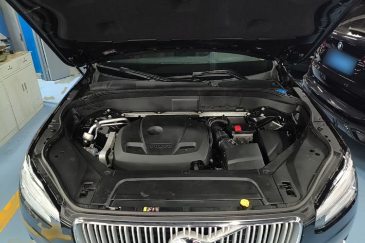 Used Volvo XC90 2019 T6 Zhiyi Edition 7-Seater China V Emission Standard Engine Bay