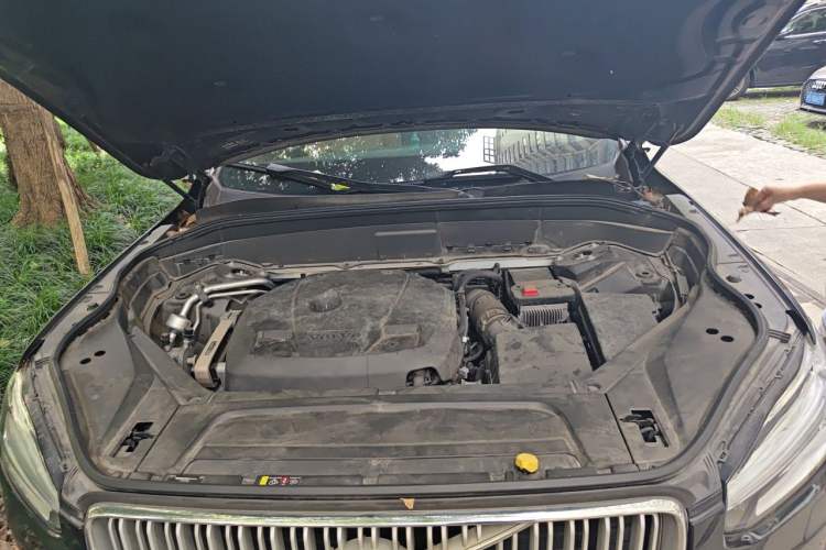 Used Volvo XC90 2019 T6 Luxury Edition 7-seater China V Standard Engine Bay