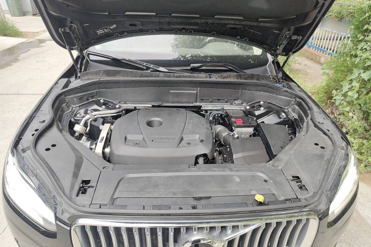 Used Volvo XC90 2019 T5 Zhiyi Edition 5-Seater China VI Standard Engine Bay