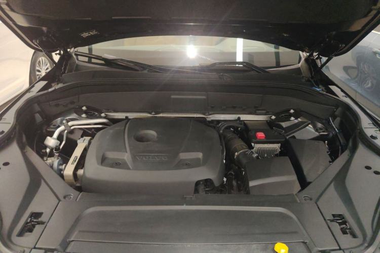 Used Volvo XC90 2019 T6 Zhiyi Edition 7-Seater China VI Standard Engine Bay