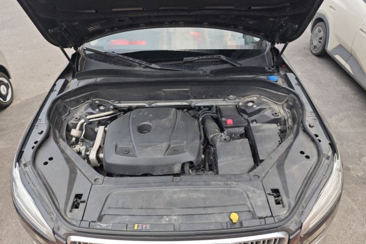 Used Volvo XC90 2019 T6 Prestige 7-Seater China VI Standard Engine Bay