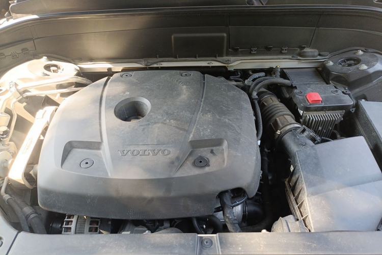 Used Volvo XC90 2019 T6 Zhiyi Edition 7-Seater China V Emission Standard Engine Bay