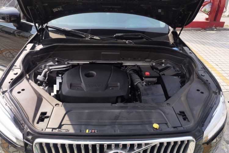 Used Volvo XC90 2019 T6 Zhiyi Edition 7-Seater China VI Standard Engine Bay