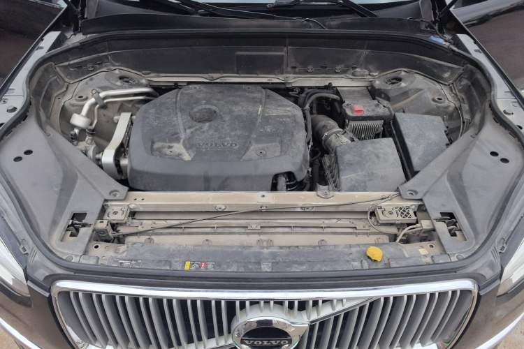 Used Volvo XC90 2019 T5 Zhiyi Edition 5-Seater China VI Standard Engine Bay