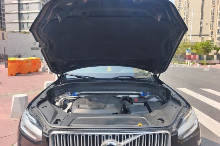 Used Volvo XC90 2019 T6 Zhiyi Edition 7-Seater China V Emission Standard Engine Bay