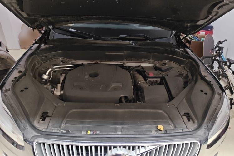 Used Volvo XC90 2019 T6 Zhiyi Edition 7-Seater China VI Standard Engine Bay